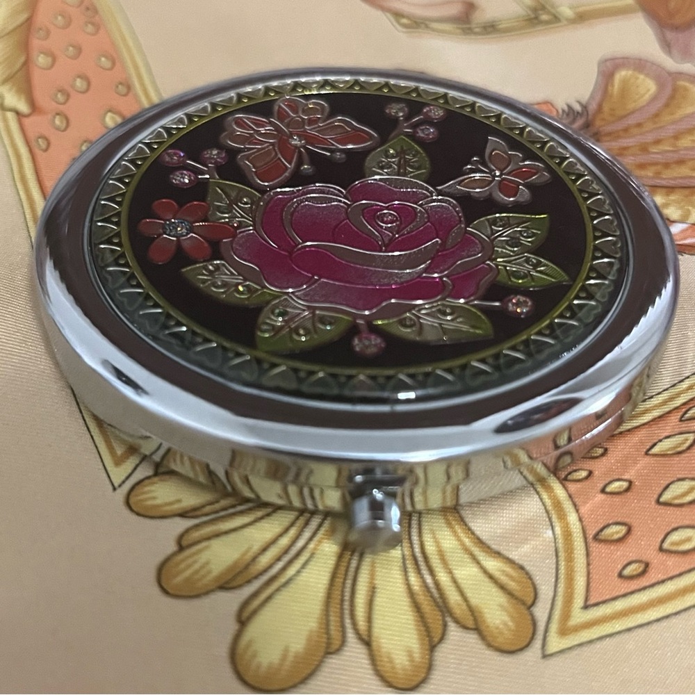 Foldable Compact Makeup Mirror NWT - image 5